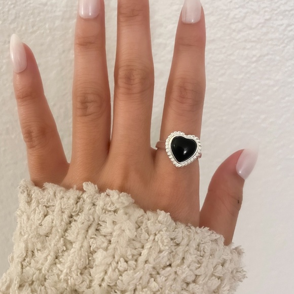 925 Sterling Silver Black Heart Ring Minimalist Heart Ring Black & Silver Ring - Picture 5 of 8